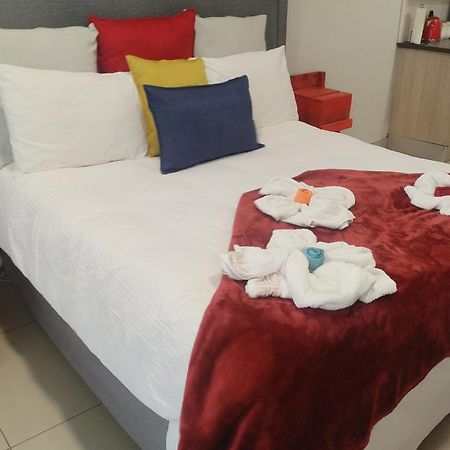Atterbury Self Catering Studios Претория Экстерьер фото
