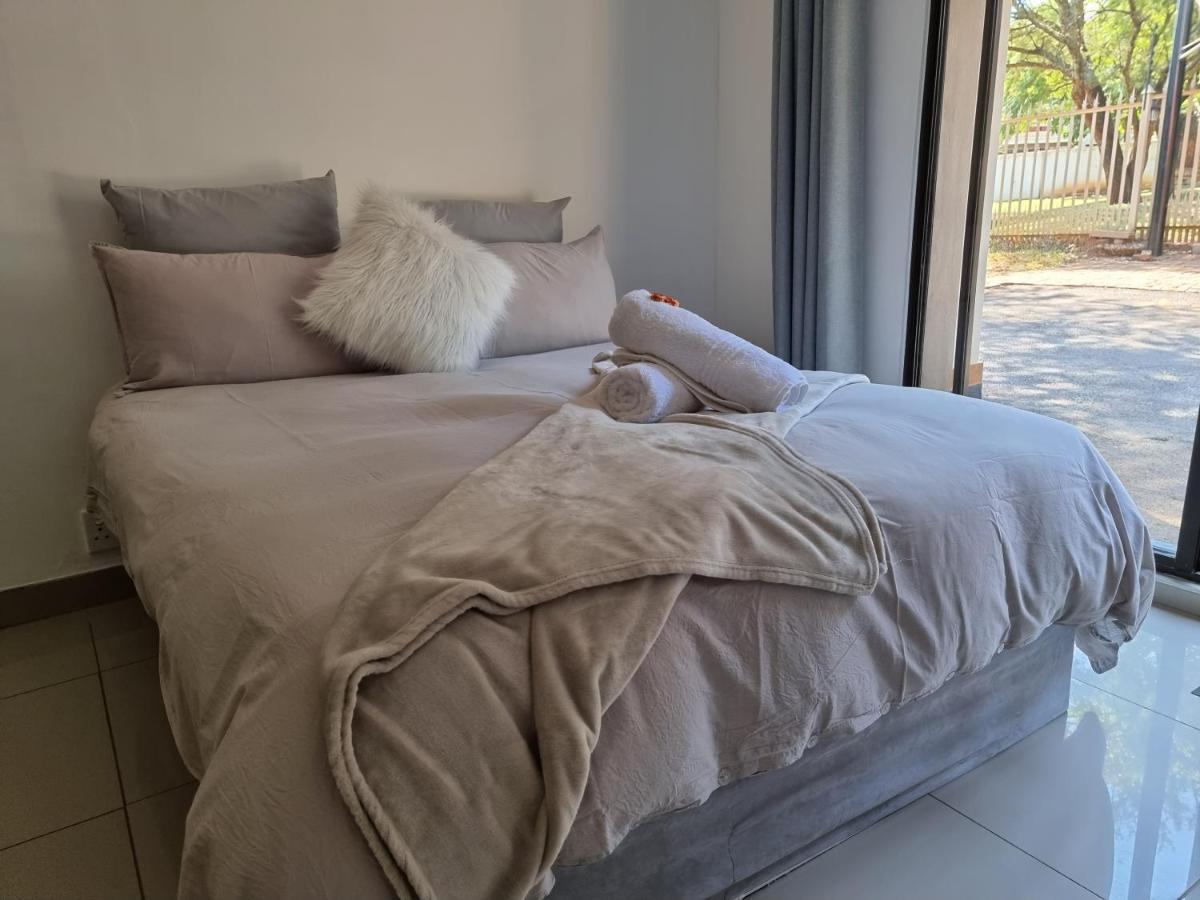 Atterbury Self Catering Studios Претория Экстерьер фото