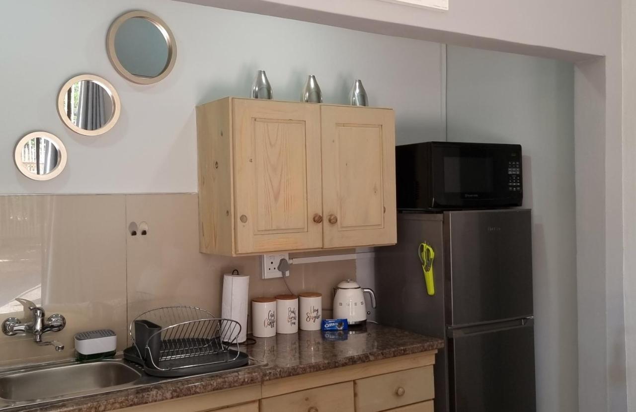 Atterbury Self Catering Studios Претория Экстерьер фото