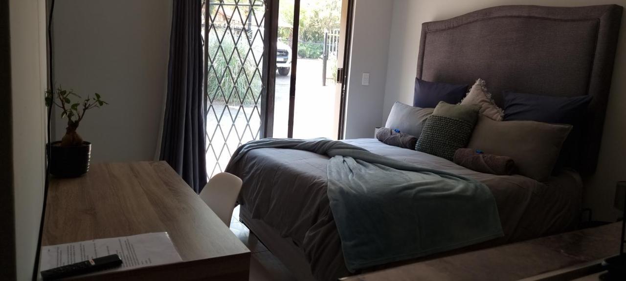 Atterbury Self Catering Studios Претория Экстерьер фото