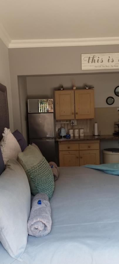 Atterbury Self Catering Studios Претория Экстерьер фото