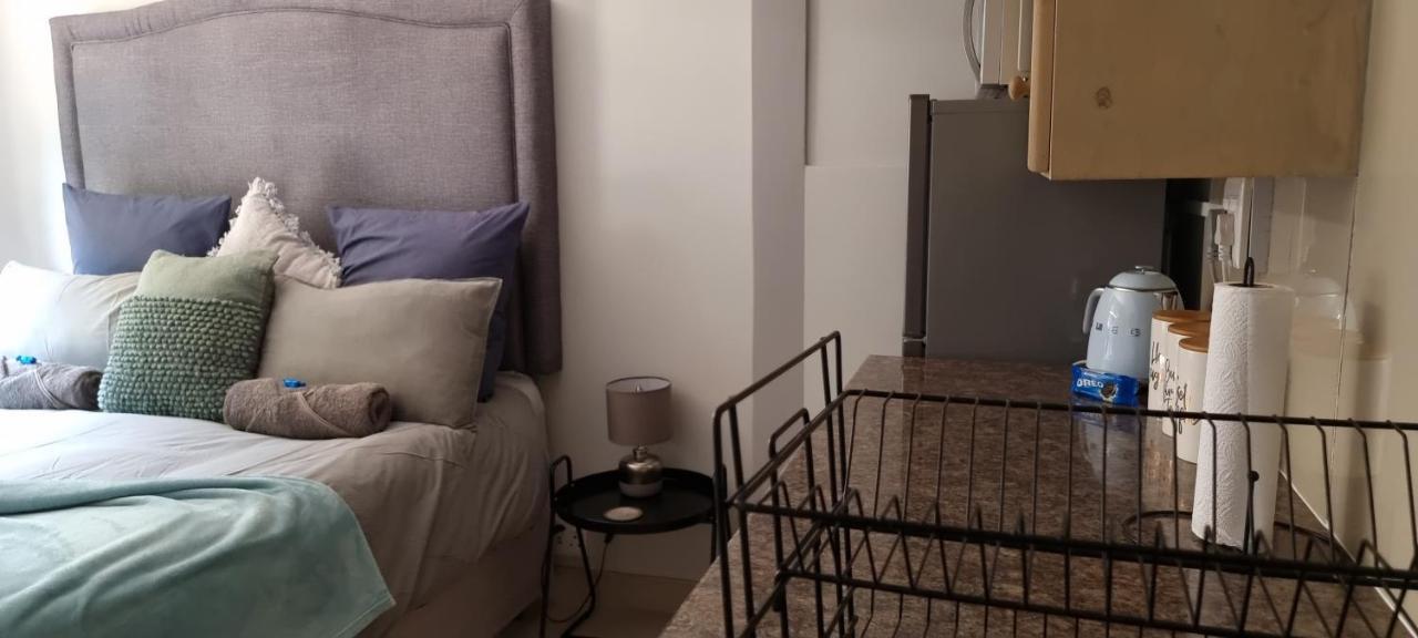 Atterbury Self Catering Studios Претория Экстерьер фото