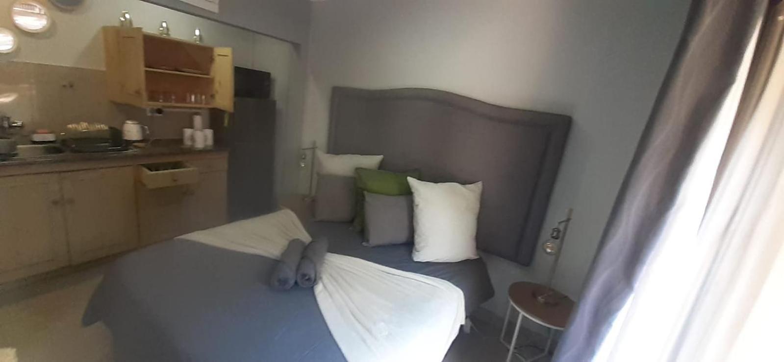 Atterbury Self Catering Studios Претория Экстерьер фото